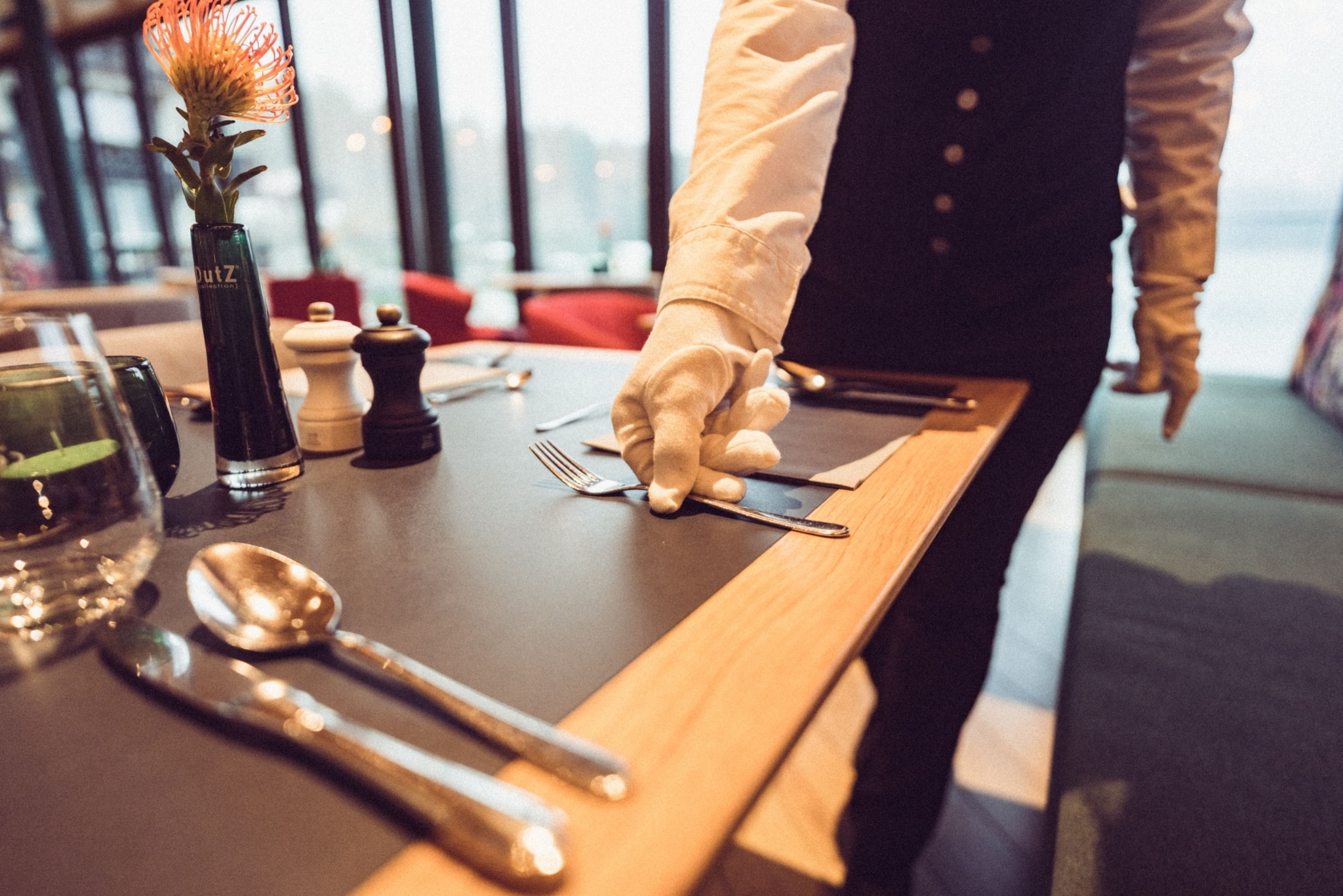 Tisch windecken im Restaurant im Eibseehotel